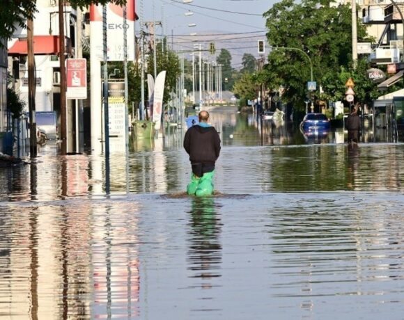 Κακοκαιρία Daniel: Παραμένει κάτω από το νερό η Αθηνών – Θεσσαλονίκης (vid+pics)