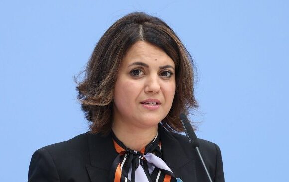 Νάιλα Μουχάμαντ αλ Μανγκούς: Γκάφα, προδοσία ή παγίδα;