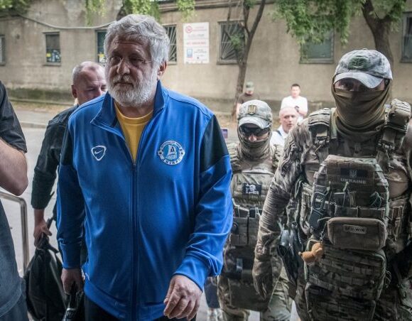 Ουκρανία: Ποιός είναι ο ισχυρός ολιγάρχης και παλιός υποστηρικτής του Ζελένσκι, που προφυλακίστηκε