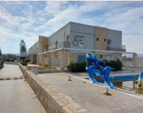 Πλειστηριασμοί: Άλλαξαν χέρια Five Senses Hotel, «Ηράκλειον» και το κατάστημα Λαϊνόπουλου (pics)