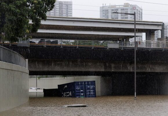 Χονγκ Κονγκ: Επλήγη από την χειρότερη βροχή του τελευταίου αιώνα