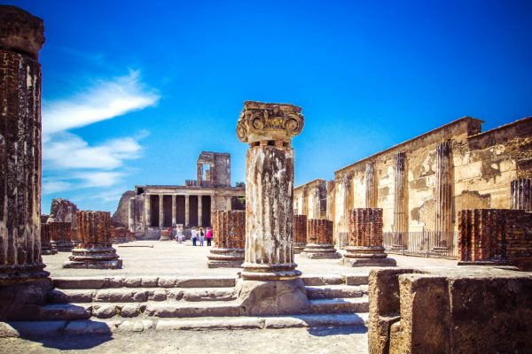 Ψωμί για… διαφθορά στην Πομπηία