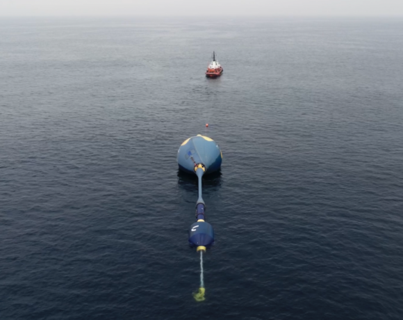 ΑΠΕ: «Πράσινη» ενέργεια από τα κύματα στη θάλασσα της Ιρλανδίας