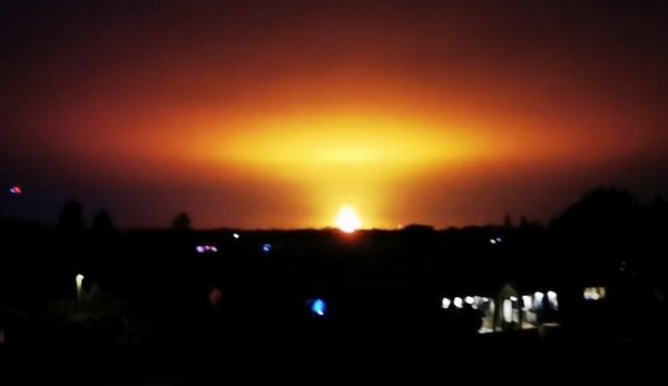 Βρετανία: Μεγάλη έκρηξη μετά από χτύπημα κεραυνού σε εργοστάσιο