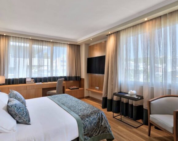 Για 6η χρονιά το Divani Caravel στην κορυφή των World Travel Awards!