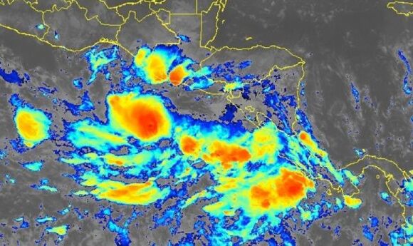 Ελ Σαλβαδόρ: Απειλείται από την τροπική ύφεση E 19 και ετοιμάζεται για κατάσταση έκτακτης ανάγκης
