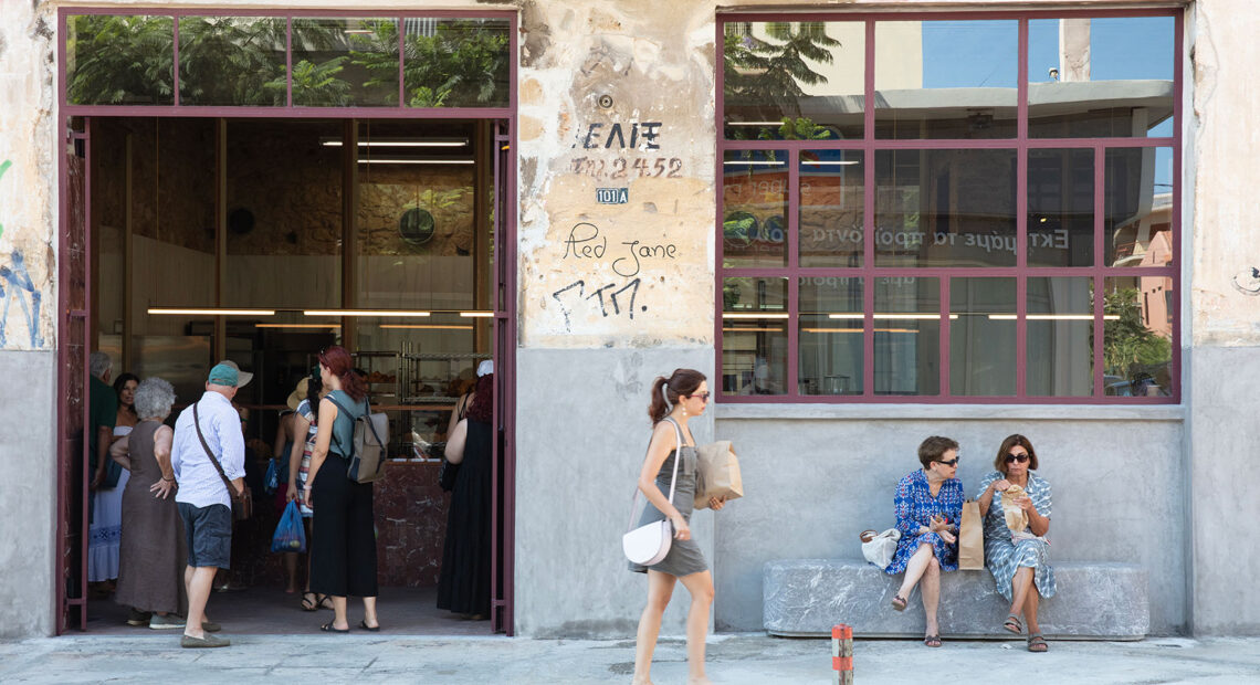 Red Jane: Πώς ένα εγκαταλελειμμένο κτίριο του ’30 στα Χανιά έγινε ένας φούρνος – επιτομή του Design