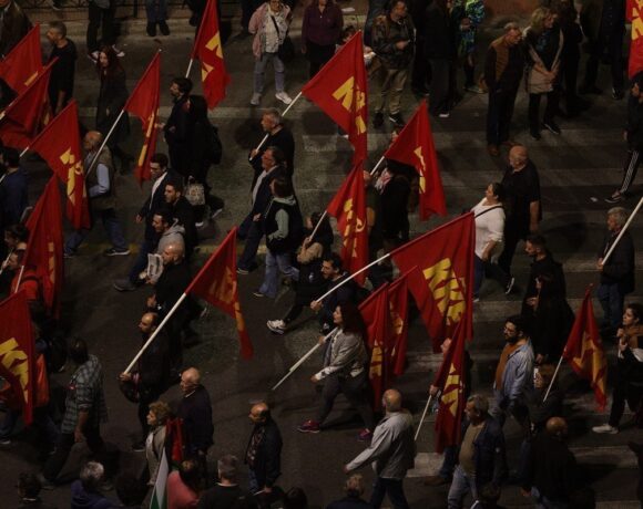 Eπέτειος Πολυτεχνείου: Στην πρεσβεία του Ισραήλ κατευθύνεται η πορεία – Παραμένει κλειστό το κέντρο της Αθήνας (pics)