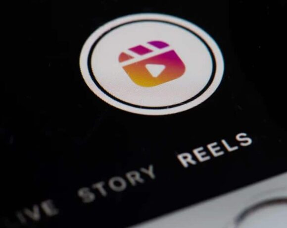 Instagram: Θα μπορείτε να κατεβάζετε τα δημόσια Reels
