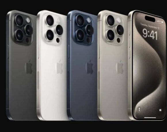 Iphone 15 Pro Max: Παρασύρθηκε από ένα Rv και συνέχισε να λειτουργεί